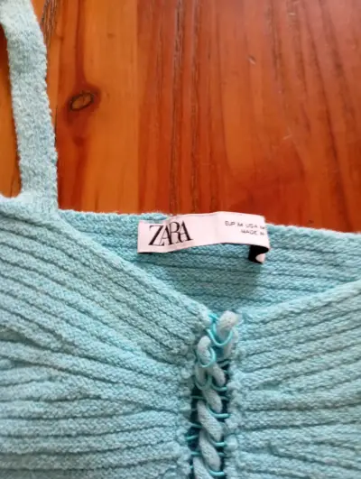 Top tejido celeste Zara con tirantes - miniatura 2