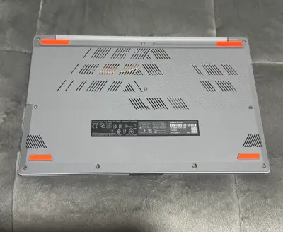 Laptop ASUS Vivobook nueva - miniatura 5
