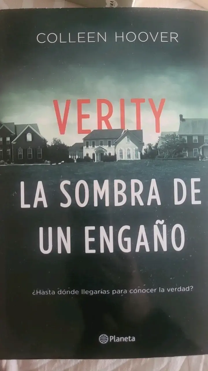 Libro 'Verity: La Sombra de un Engaño' de Colleen Hoover