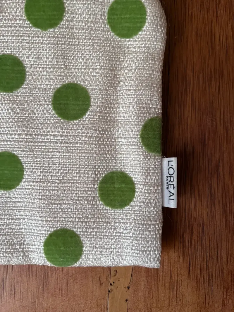 Neceser L'Oréal con diseño de lunares verdes - 4