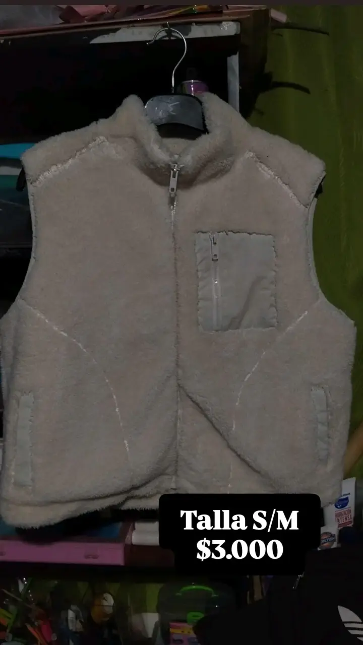 Chaleco polar beige sin mangas