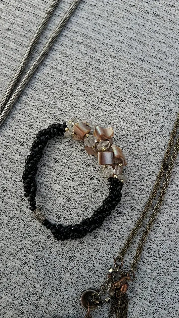 Pulsera de cuentas negras y piedras naturales - 2