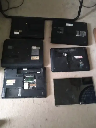 Lote de laptops usadas para repuestos - miniatura 2