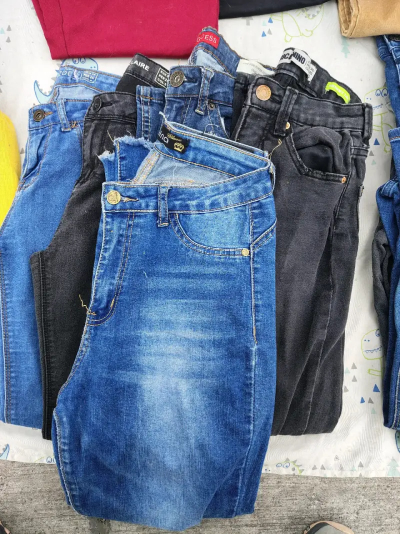 Lote de 20 jeans para mujer de varias marcas - 1