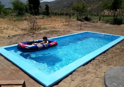 Piscina de fibra de vidrio azul grande - miniatura 2