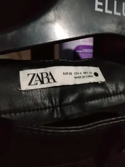Pantalones de cuero negro Zara - miniatura 3
