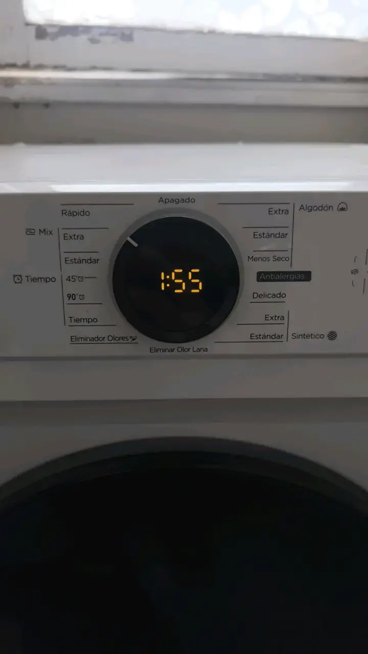 Secadora Midea de carga frontal blanca - 4