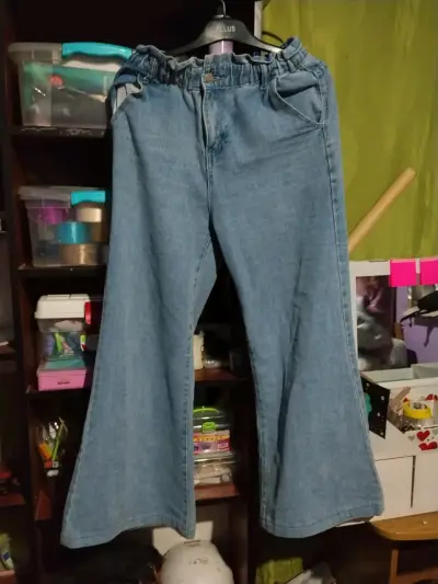 Jeans acampanados de mezclilla azul - miniatura 1