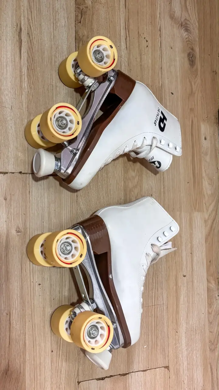 Patines de cuatro ruedas blancos Honda N 36 - 2