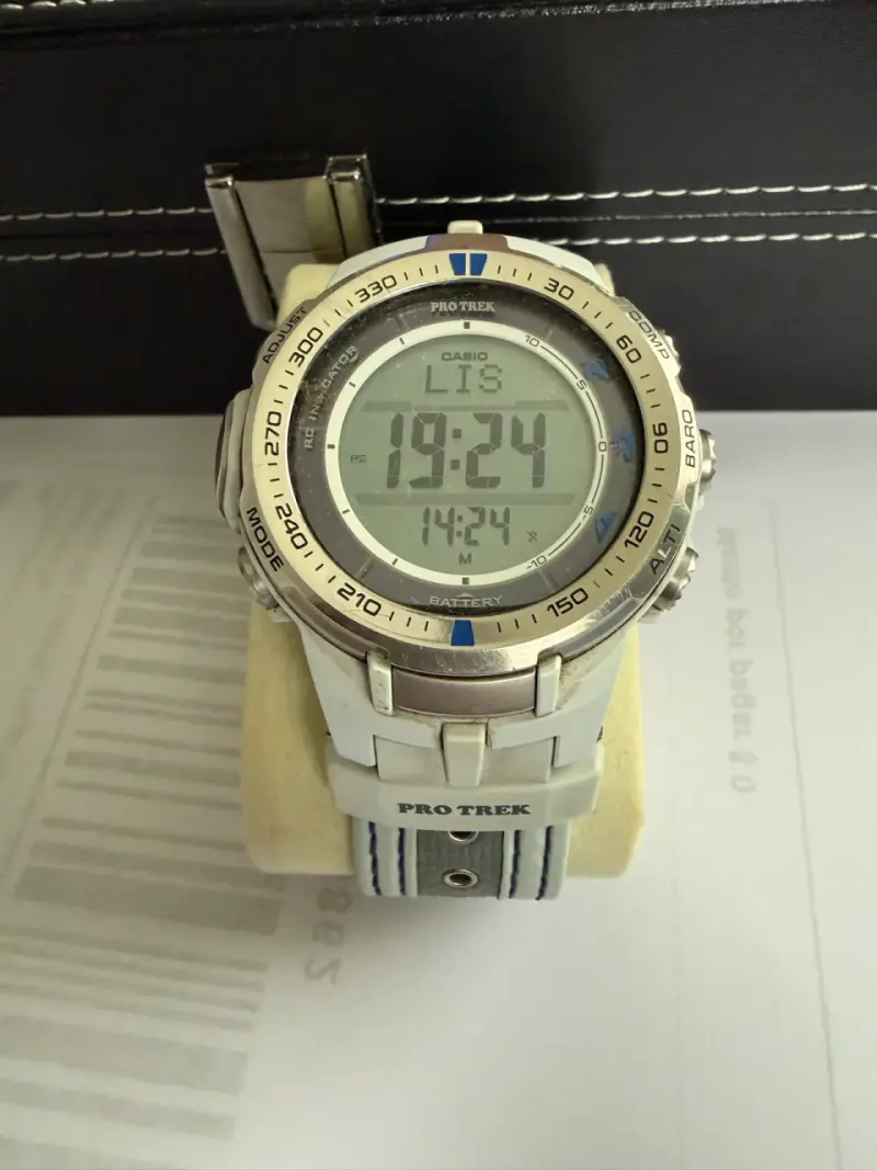 Reloj Casio Pro Trek digital Solar - 1