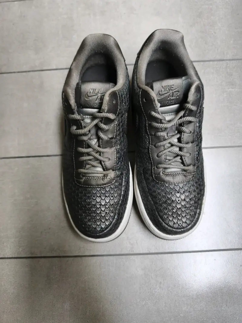 Zapatillas Nike Air Gris Plomo texturizadas - 1
