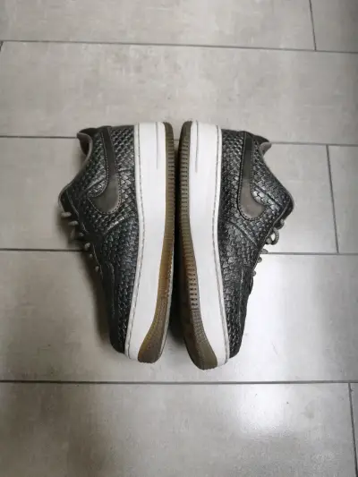 Zapatillas Nike Air Gris Plomo texturizadas - miniatura 4