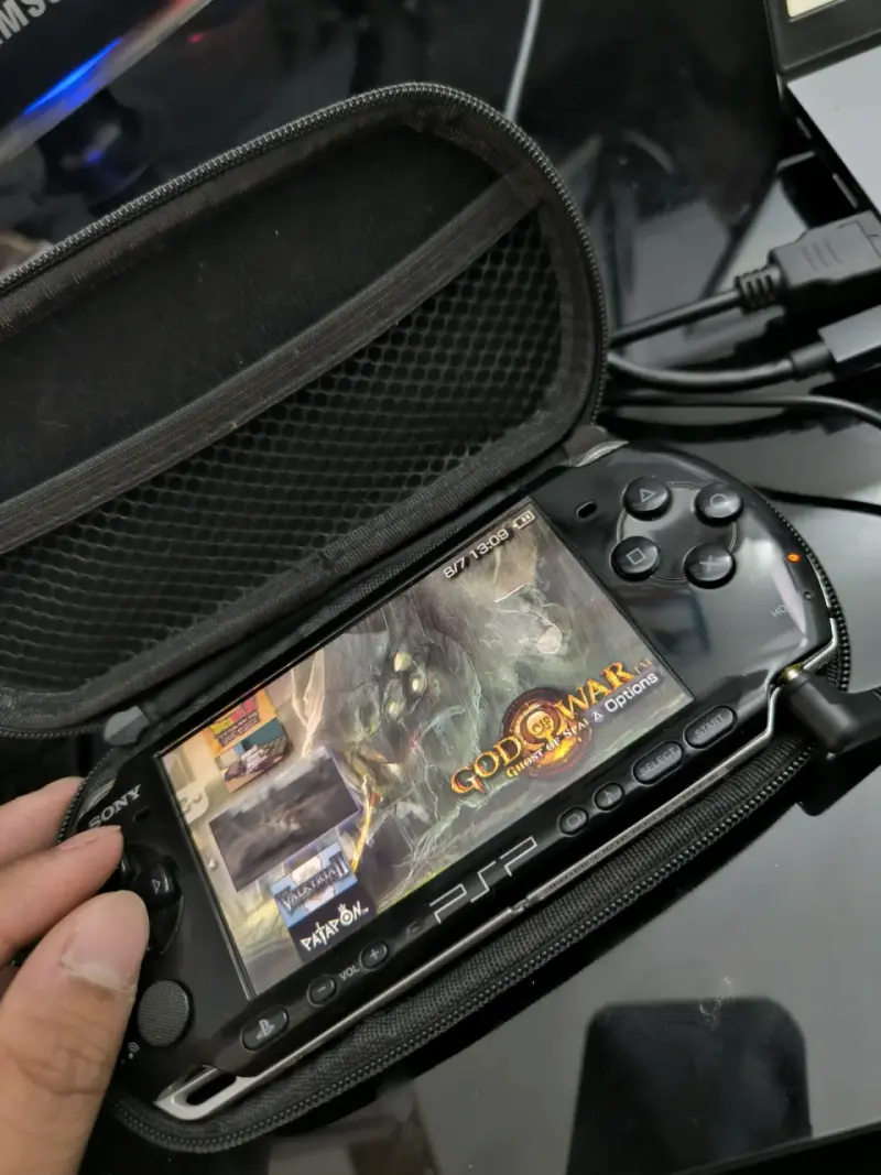 Consola portátil Sony PSP 3010 - 6
