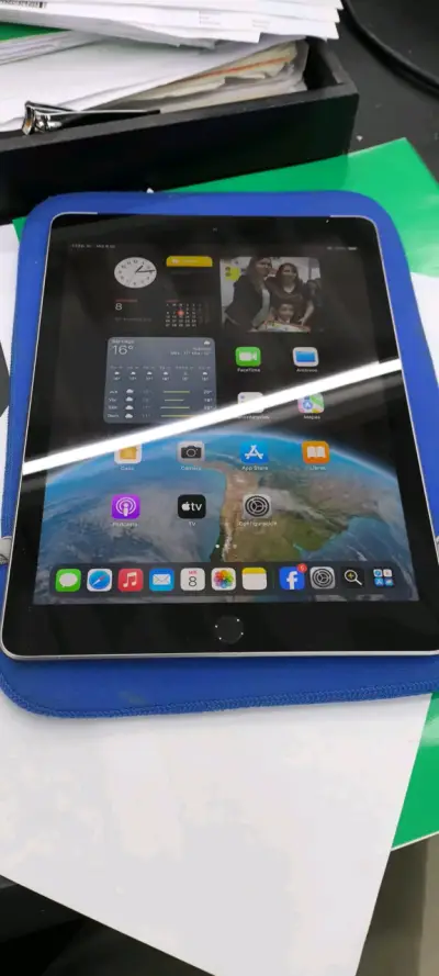 Ipad 6th gen 128 GB pantalla retina 9.7 - miniatura 1