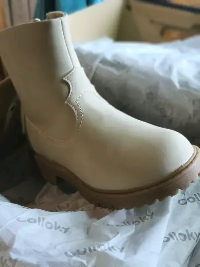 Botas beige niña nuevas - miniatura 4