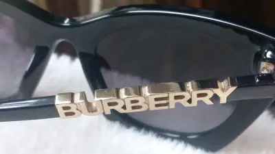 Lentes de sol Burberry BE4212G – Muy buen estado - miniatura 7