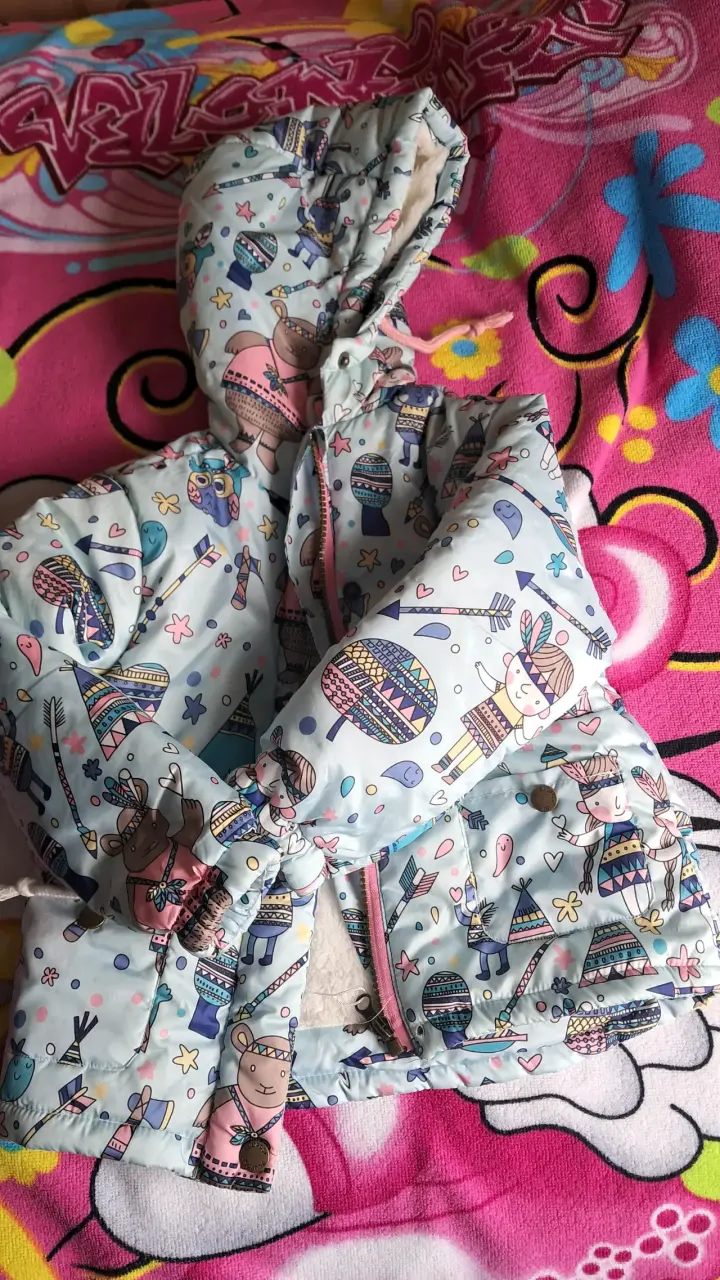 Chaqueta infantil con capucha y forro polar - 2
