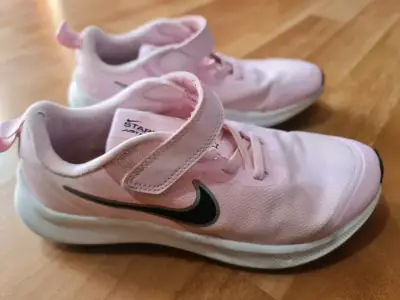Zapatillas Nike Star Runner rosadas - miniatura 1