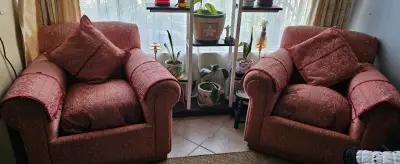 Juego de sillones tapizados en tela roja - miniatura 1