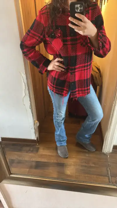 Chaqueta de cuadros roja y negra para mujer - miniatura 4