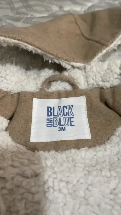 Abrigo de bebé con capucha beige - miniatura 2
