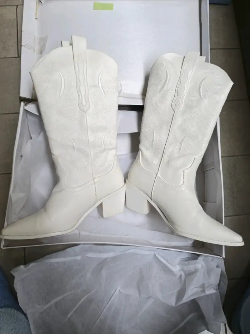 Botas vaqueras blancas de cuero - 2