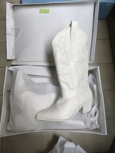 Botas vaqueras blancas de cuero - miniatura 4