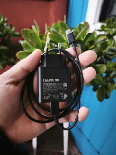 Cargador Samsung USB-C rápido 45 wts - miniatura 1