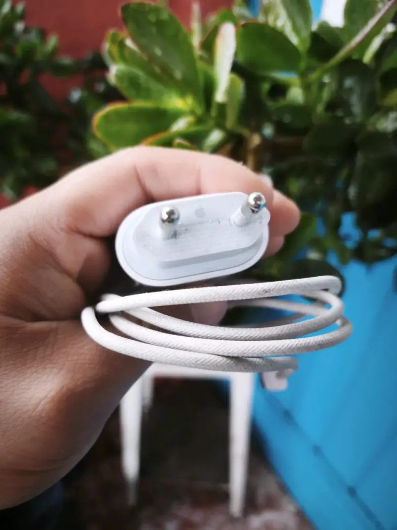 Cargador Apple USB con cable original C - 2
