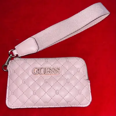 Monedero Guess rosa con correa desmontable - miniatura 1