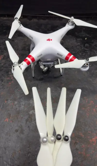 Drone DJI Phantom con cámara HD - miniatura 1