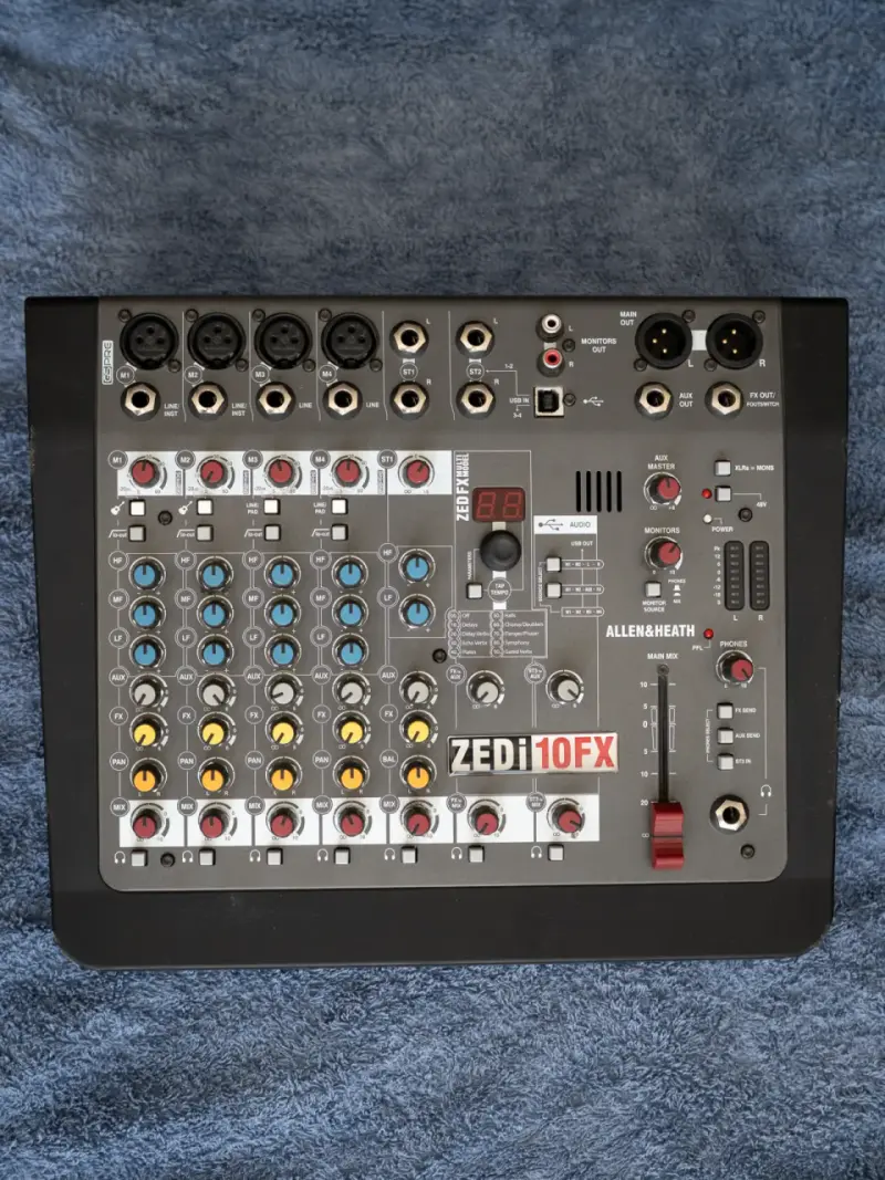 Mezclador Allen & Heath ZEDi-10FX - 1