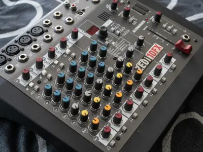 Mezclador Allen & Heath ZEDi-10FX - miniatura 2