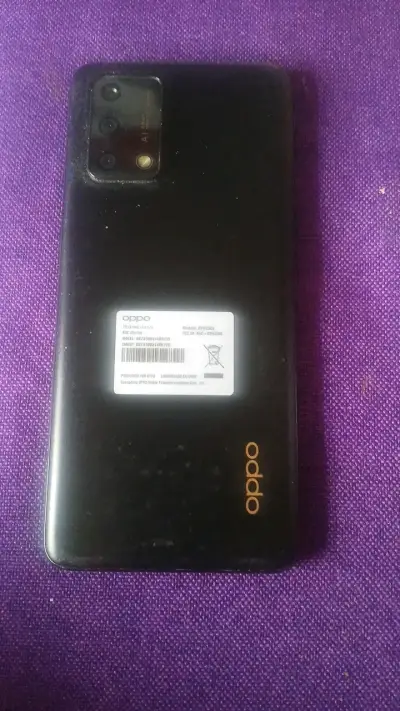 Smartphone con pantalla táctil en buen estado - miniatura 2