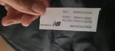 Chaqueta acolchada negra New Balance - miniatura 2