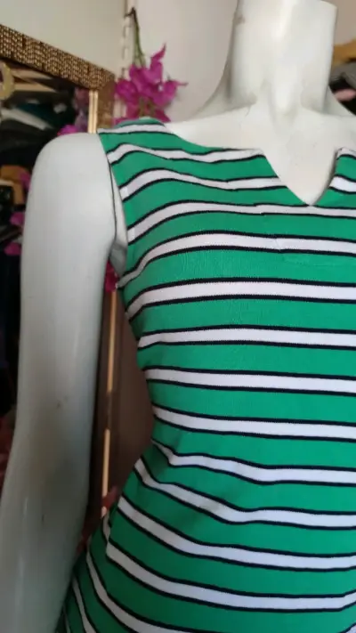 Vestido rayado elástico verde talla S - miniatura 2