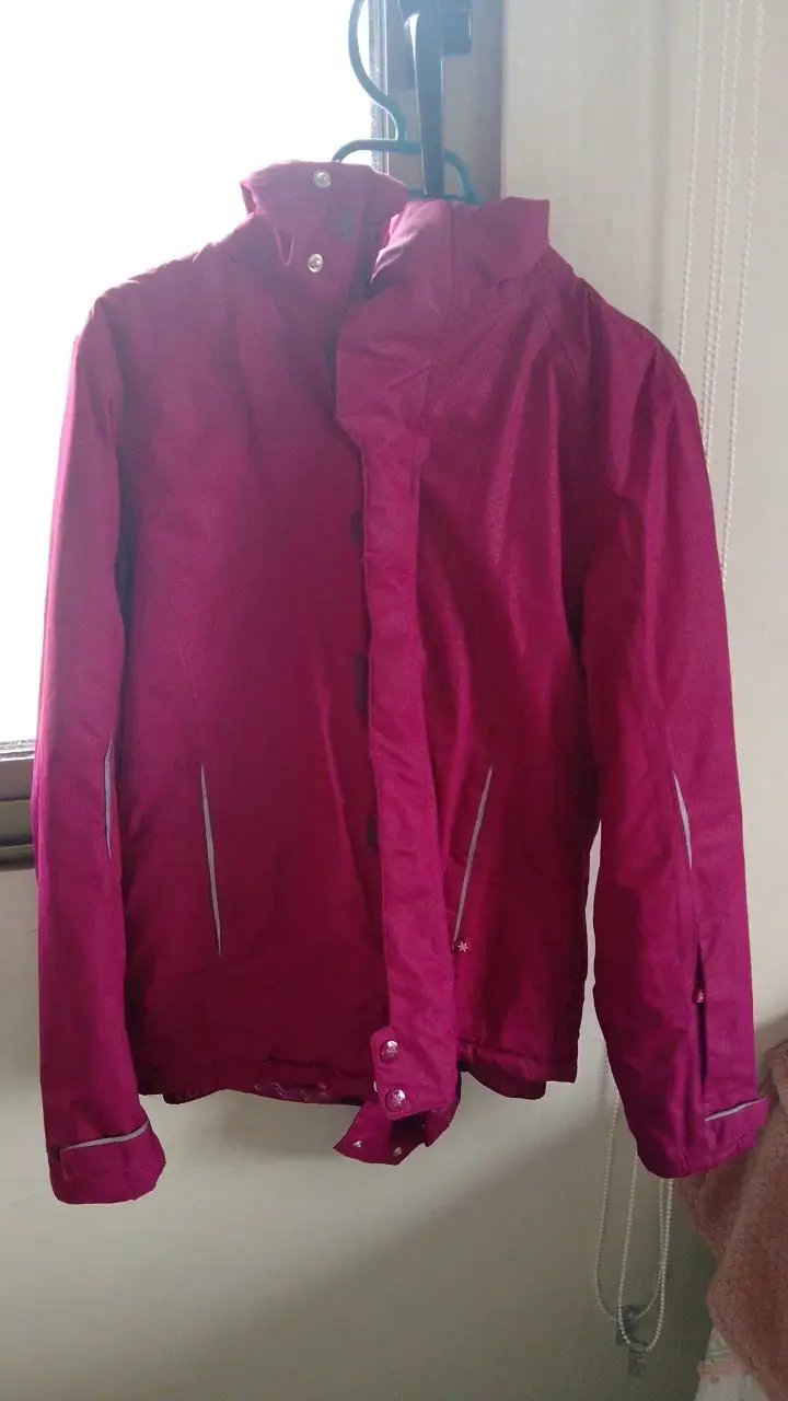 Chaqueta impermeable fucsia para mujer