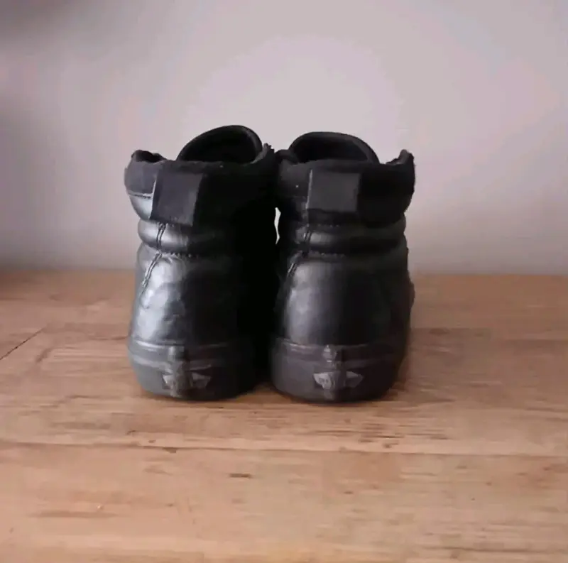 Zapatillas Vans negras de cuero - 4