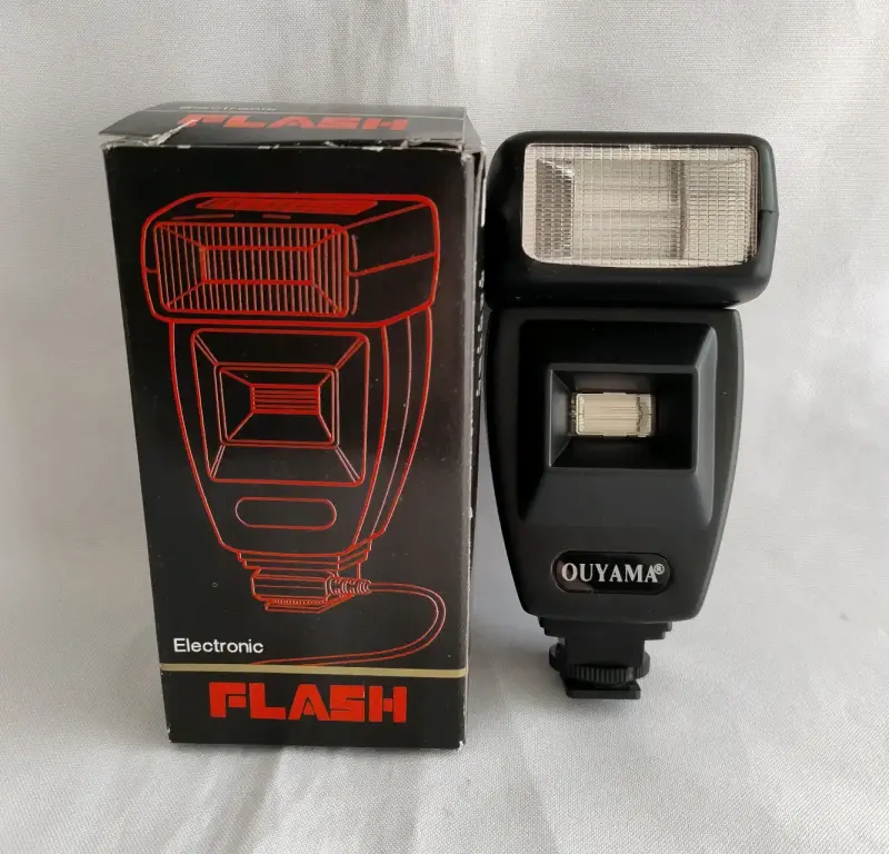 Flash electrónico Ouyama para cámaras analoga - 1