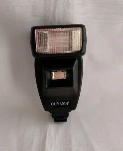 Flash electrónico Ouyama para cámaras analoga - miniatura 3