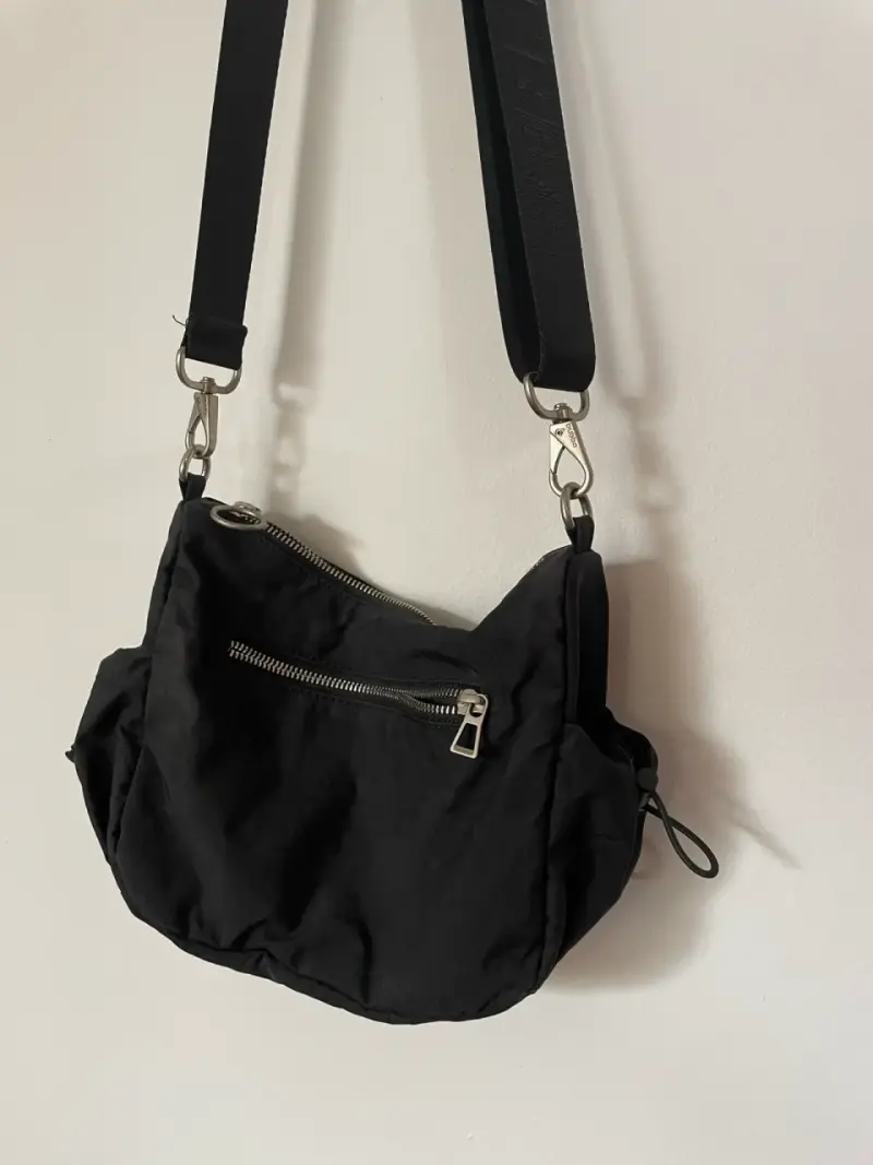 Cartera negra Bubba con correa ajustable - 2