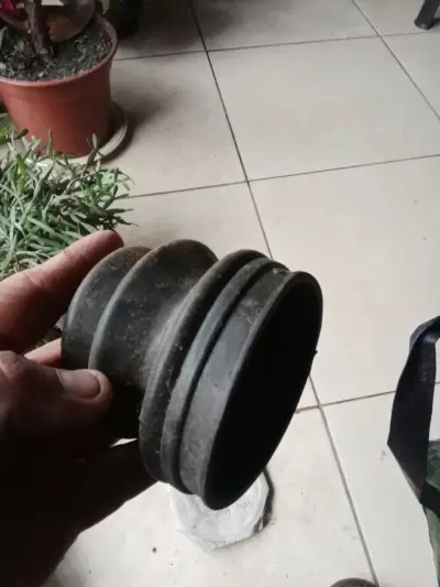 Fuelle de goma para vehículo usado - miniatura 1