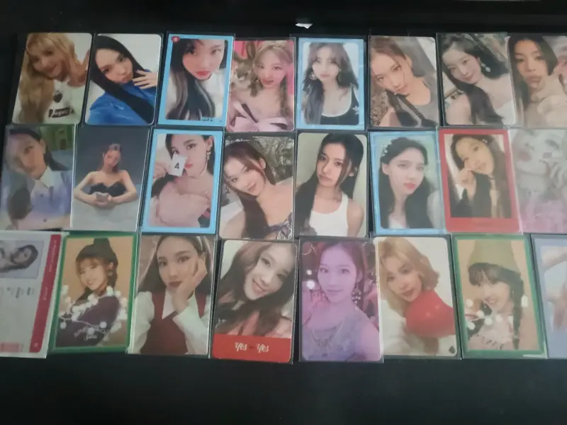 Colección de álbumes de K-pop variados - 3