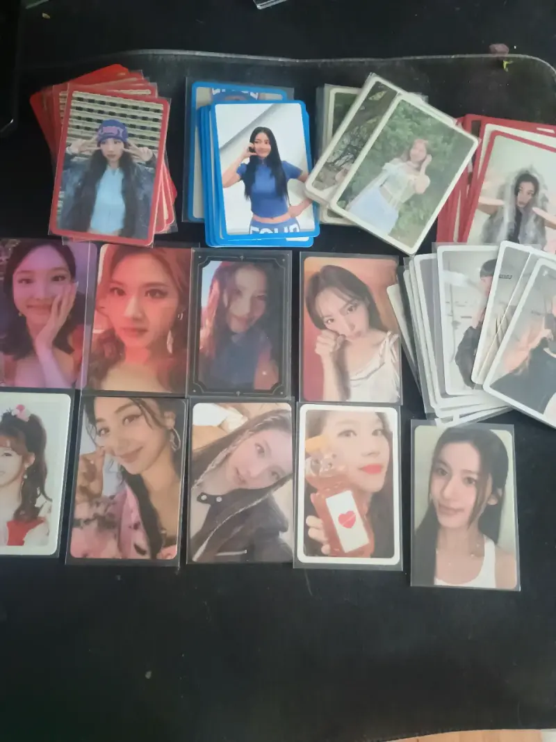Colección de álbumes de K-pop variados - 4