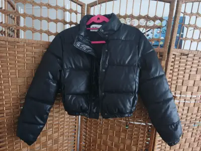 Chaqueta acolchada negra para mujer - miniatura 1