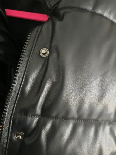 Chaqueta acolchada negra para mujer - miniatura 2