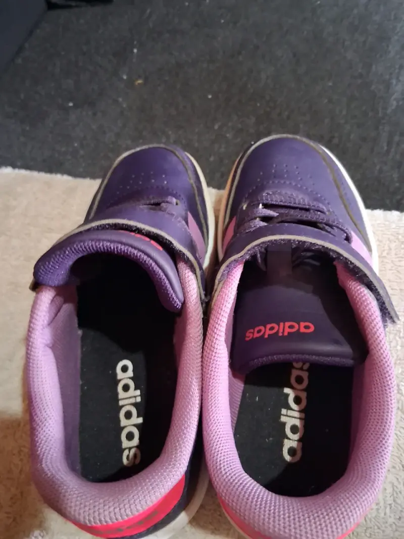 Zapatillas Adidas moradas para niños - 2