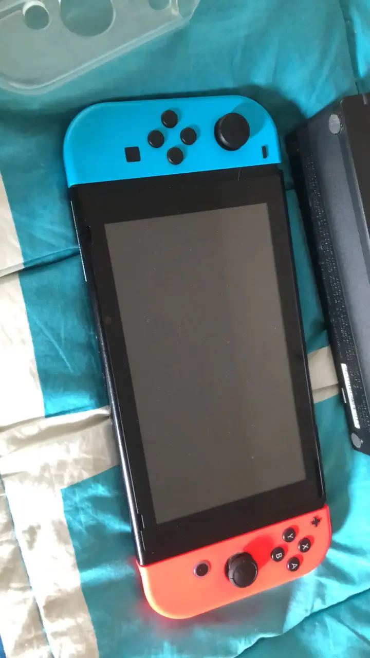 Consola Nintendo Switch con accesorios - 3