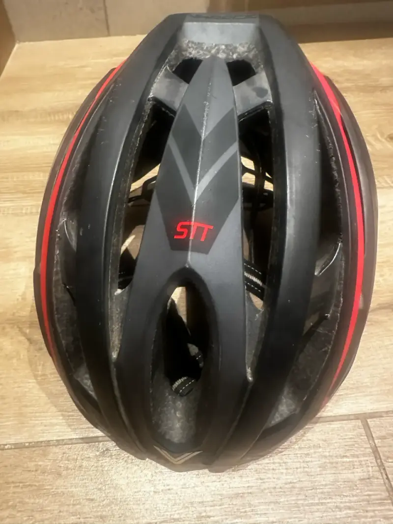 Casco de ciclismo Vittoria negro y rojo - 4