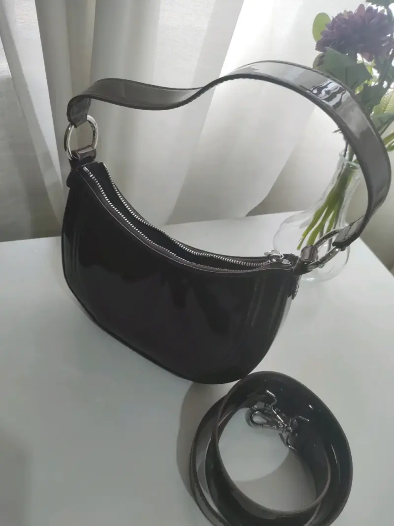 Cartera de cuero marrón con correa ajustable - 3